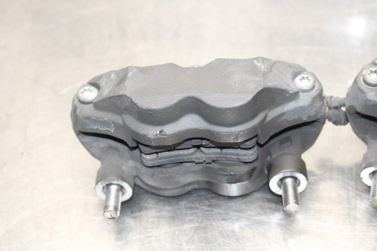 06-07 SUZUKI GSXR 600 RIGHT LEFT FRONT BRAKE CALIPER SET PAIR CALIPERS BB178