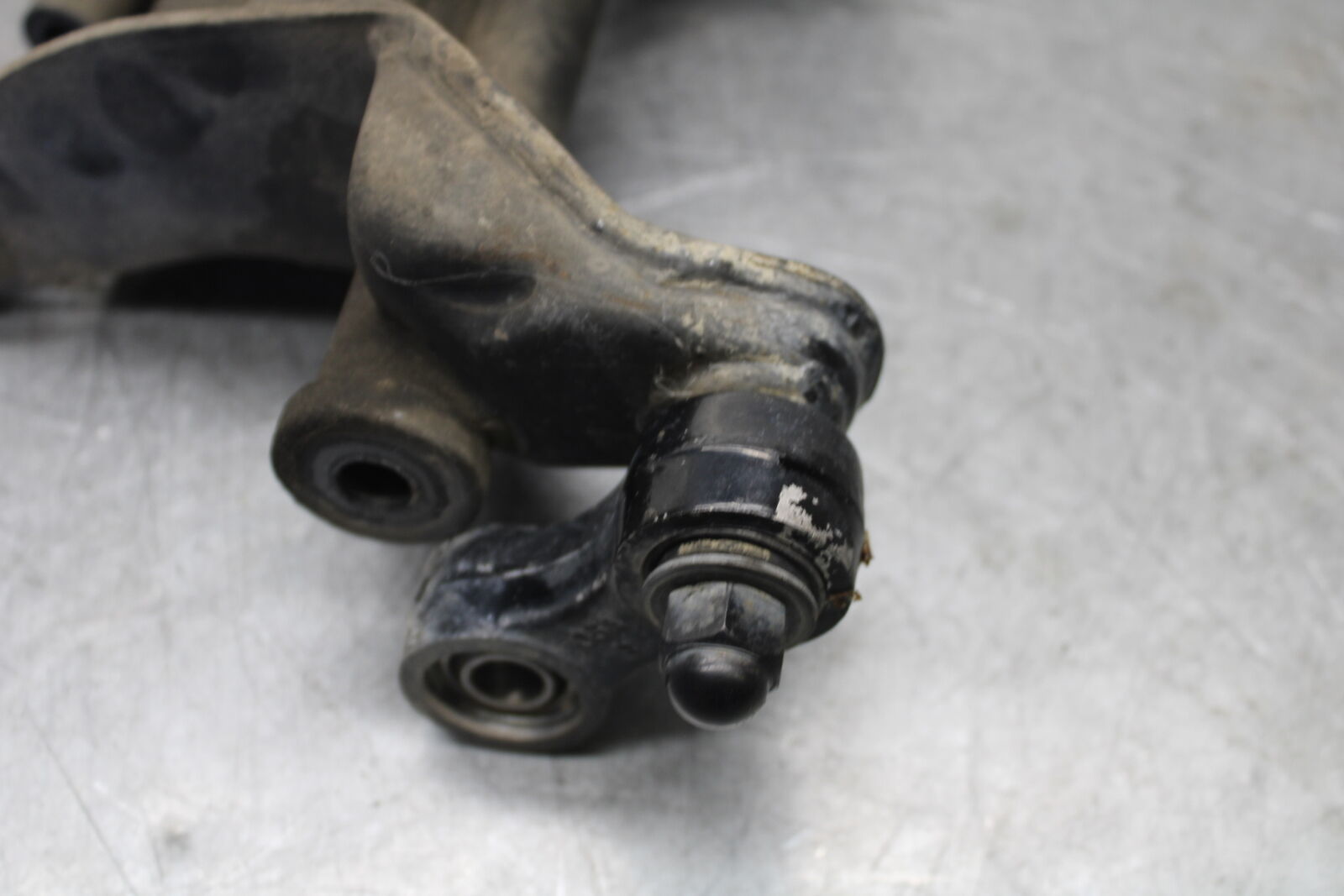 85-86 SUZUKI MADURA 1200 REAR BACK SHOCK ABSORBER MOUNT  BB691