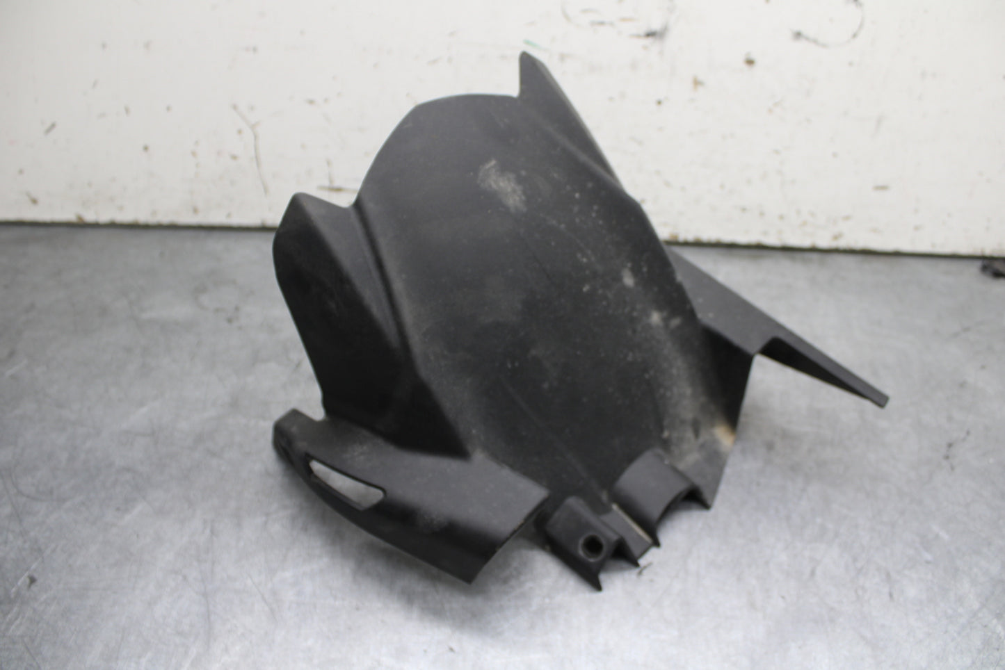 18-24 KAWASAKI NINJA 650 REAR BACK WHEEL TIRE HUGGER FENDER BB725