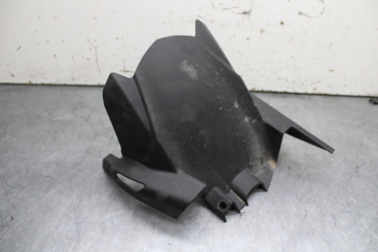 18-24 KAWASAKI NINJA 650 REAR BACK WHEEL TIRE HUGGER FENDER BB725