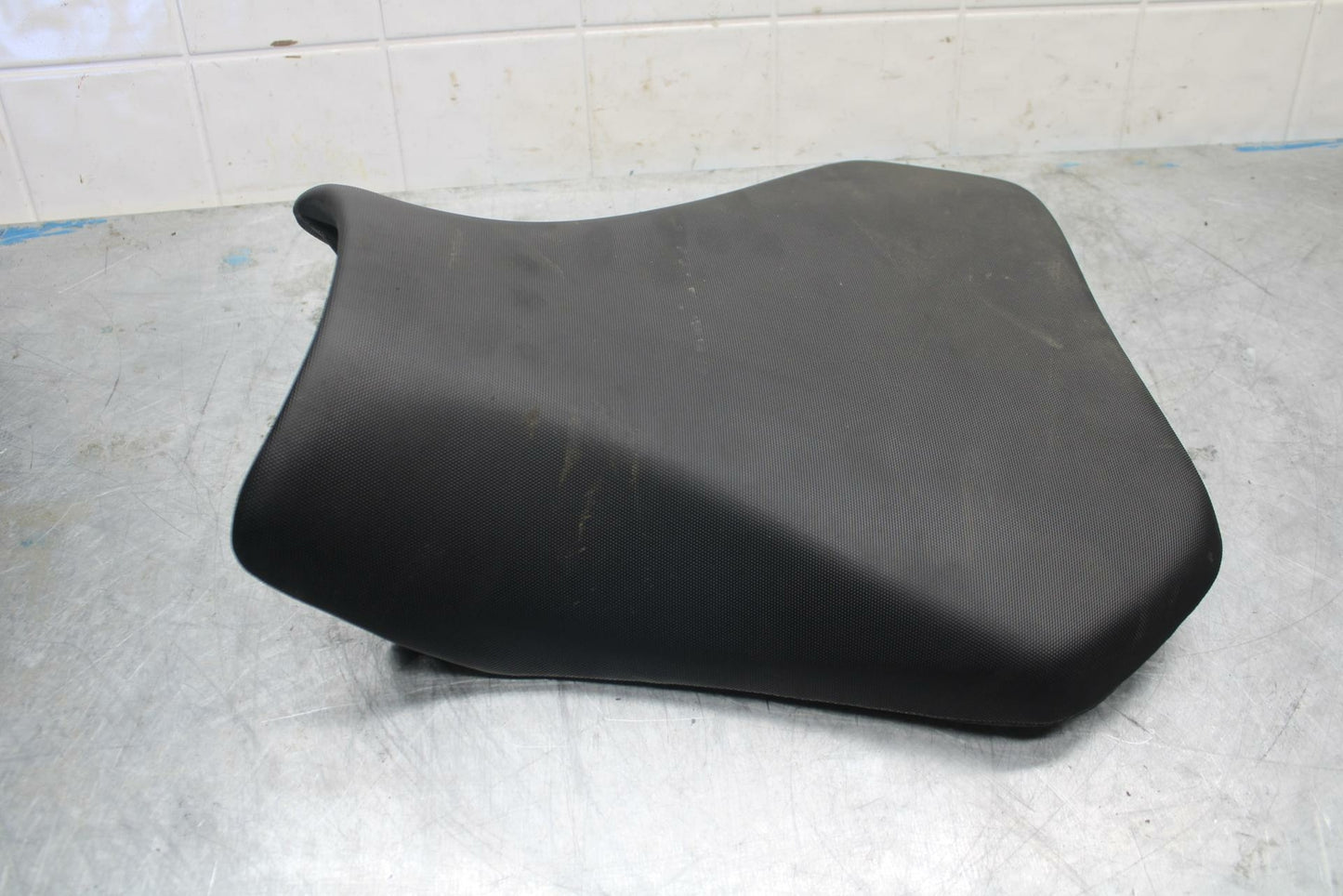 2012 Suzuki GSXR600 FRONT DRIVERS SEAT PAD SADDLE PILLION BB417