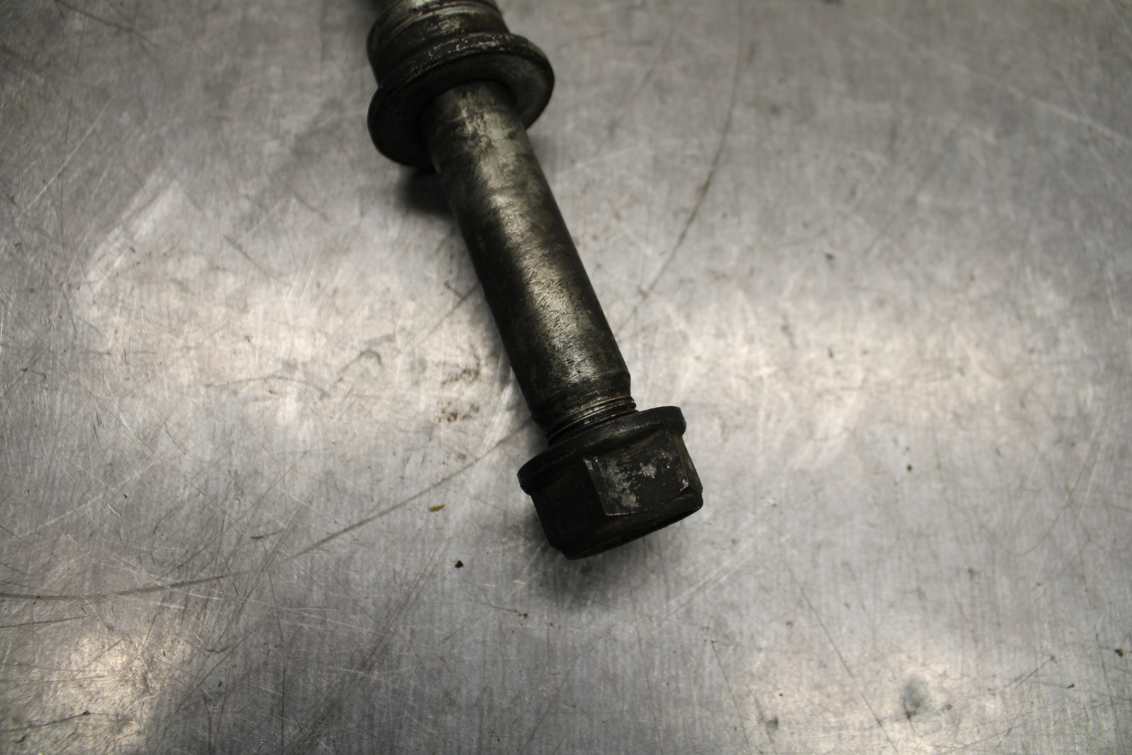 1998 Honda Valkyrie 1500 GL1500C REAR AXLE BACK WHEEL RIM PIVOT BOLT AXEL BB116