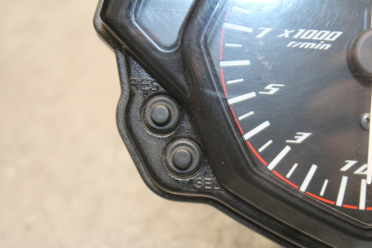 15-17 YAMAHA YZF R3 SPEEDO TACH GAUGES CLUSTER SPEEDOMETER TACHOMETER  BB111