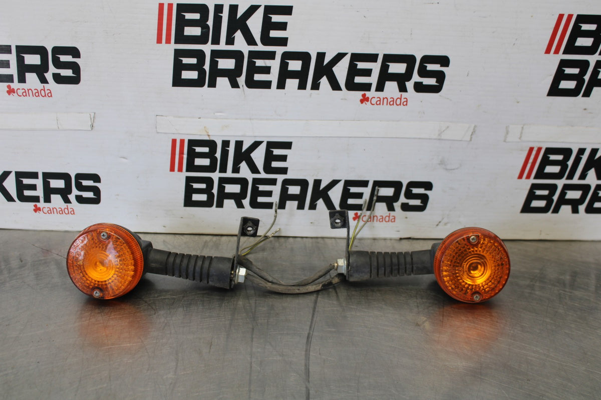 06 KAWASAKI KLR650 FRONT LEFT RIGHT TURN SIGNALS LIGHT INDICATORS BB919