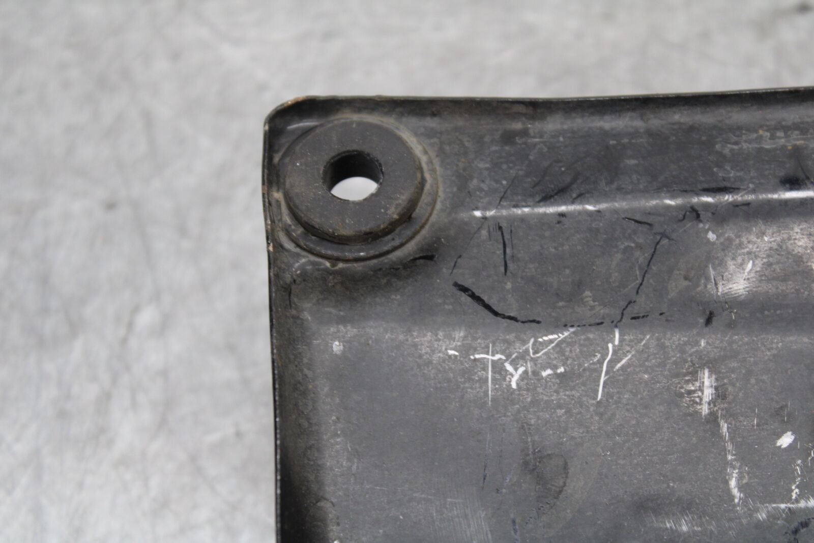 05-06 SUZUKI BOULEVARD M50 ENGINE SPROCKET COVER BB671