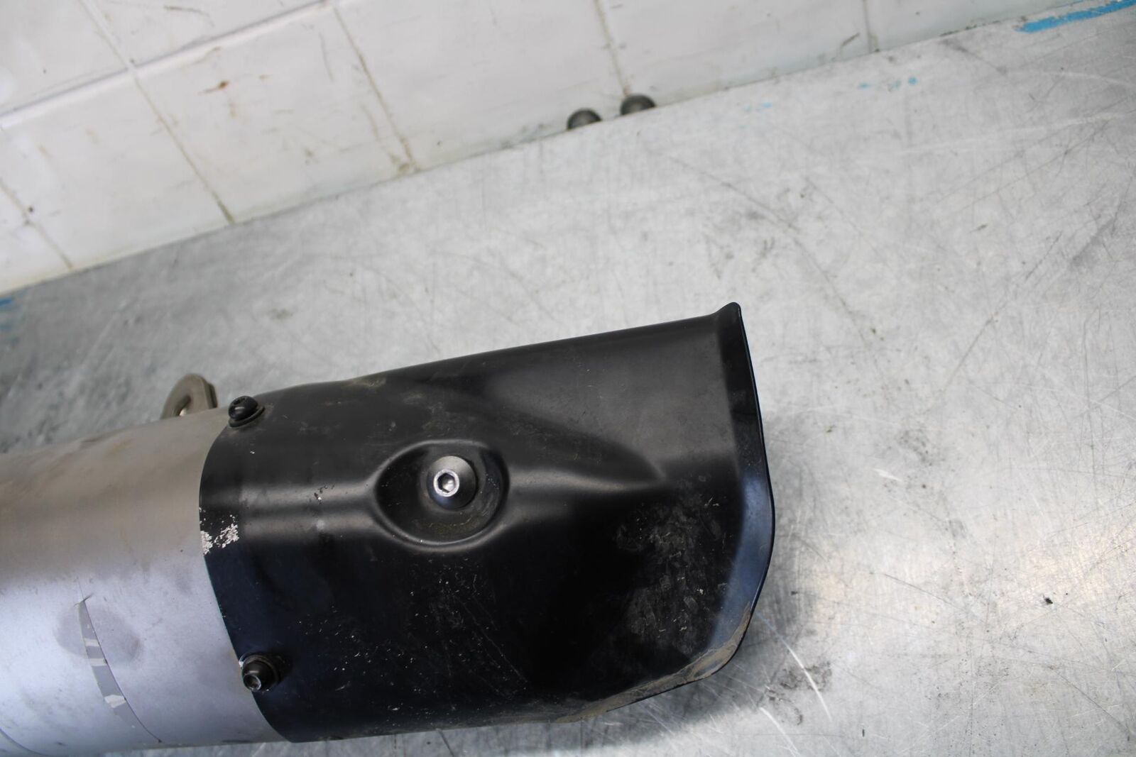 08-16 YAMAHA YZF R6 EXHAUST PIPE MUFFLER CAN SILENCER 13S-14753-30-00 BB436