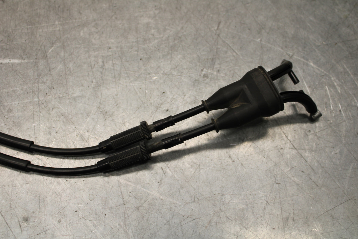 16 KAWASAKI NINJA ZX10R THROTTLE CABLES LINES 54012-0631 BB650