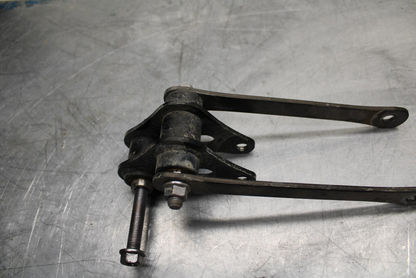 17-21 TRIUMPH STREET TRIPPLE R ABS REAR DOGBONE SHOCK LINKAGE LINK bb452