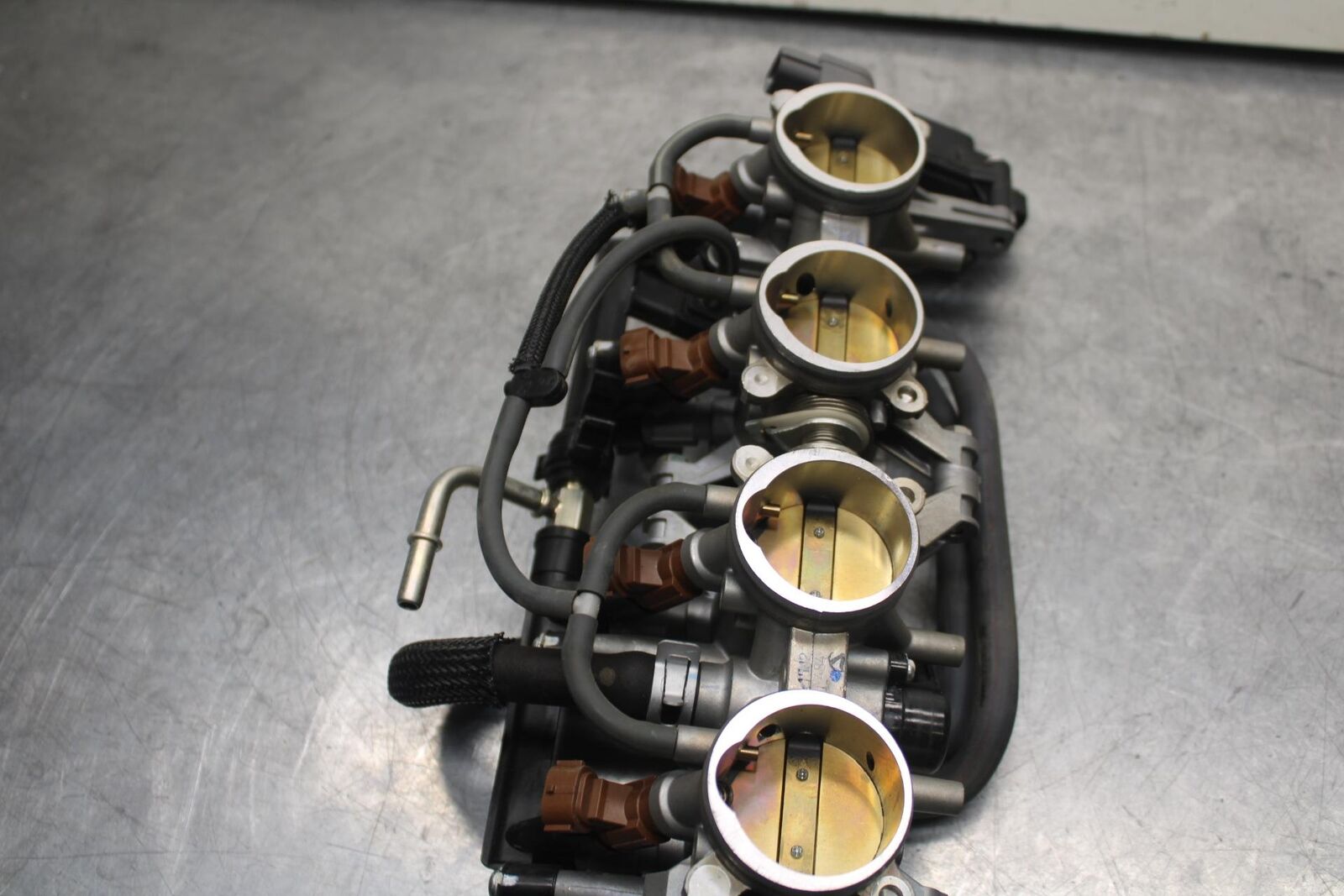2015 Suzuki GSXR750 MAIN FUEL INJECTORS / THROTTLE BODIES 13406-15J20 BB595