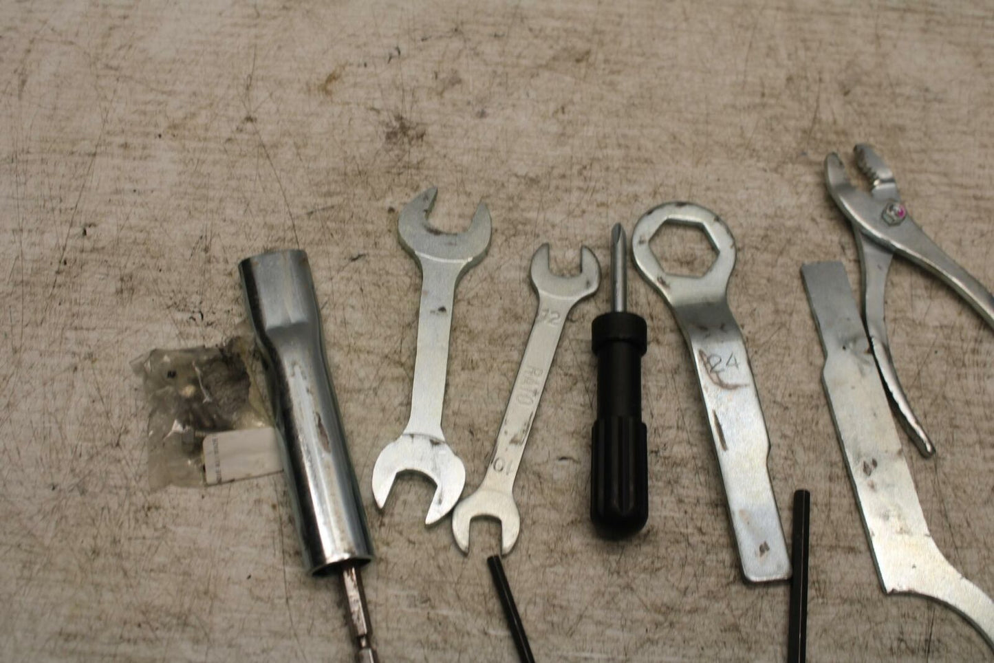 12-13 KAWASAKI EX300 NINJA STOCK TOOLS OEM TOOL BAG KIT SET BB373