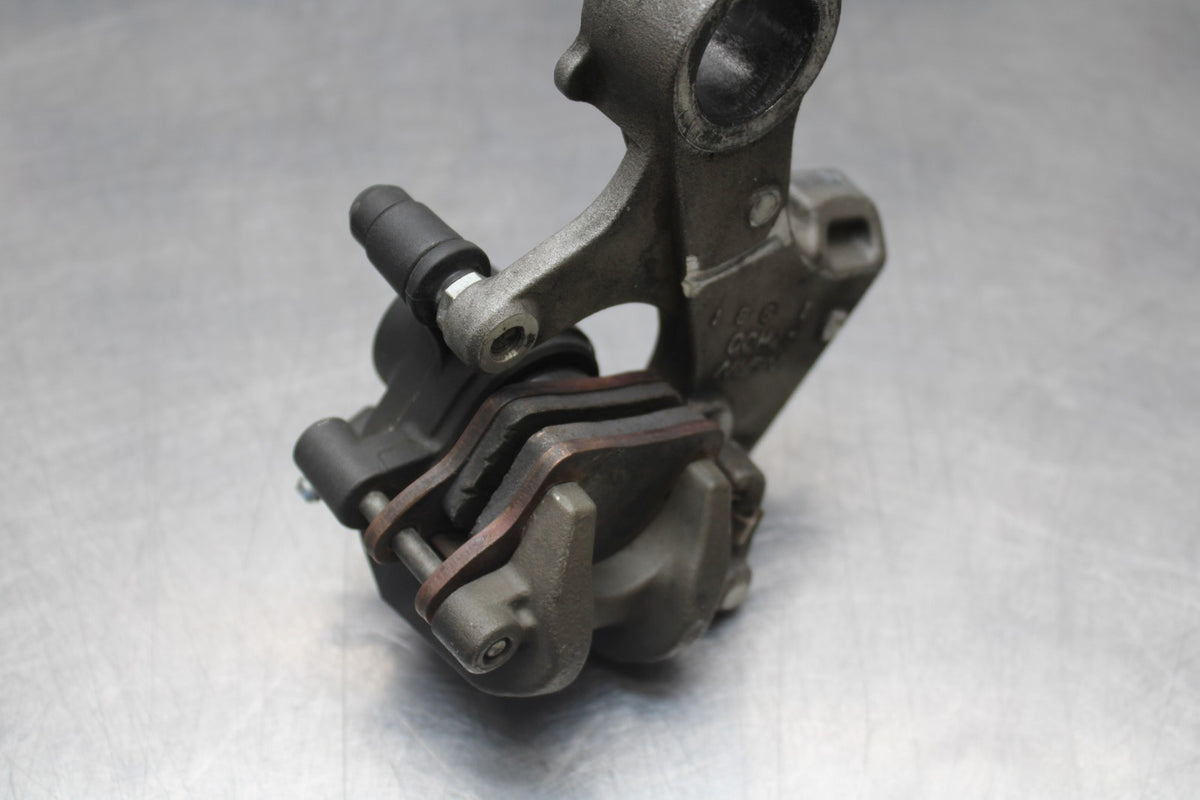 09 SUZUKI GSXR1000 REAR BACK BRAKE CALIPER W MOUNT BRACKET BB777