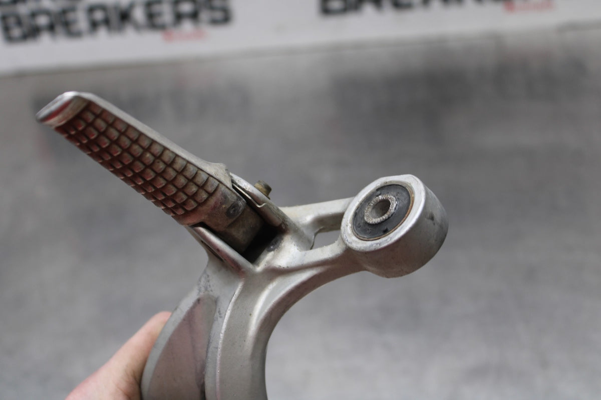 00 SUZUKI GSXR750 RIGHT REAR BACK PASSENGER PEG BB820