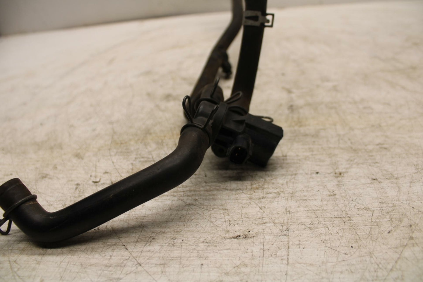 06-21 KAWASAKI VULCAN 900 AIR VALVE SOLENOID TOP ENGINE SWITCH SENSOR BB363