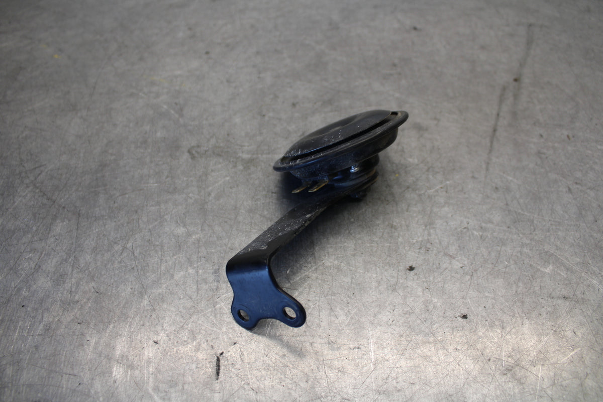 11-24 SUZUKI GSXR750 HORN SIGNAL BB687