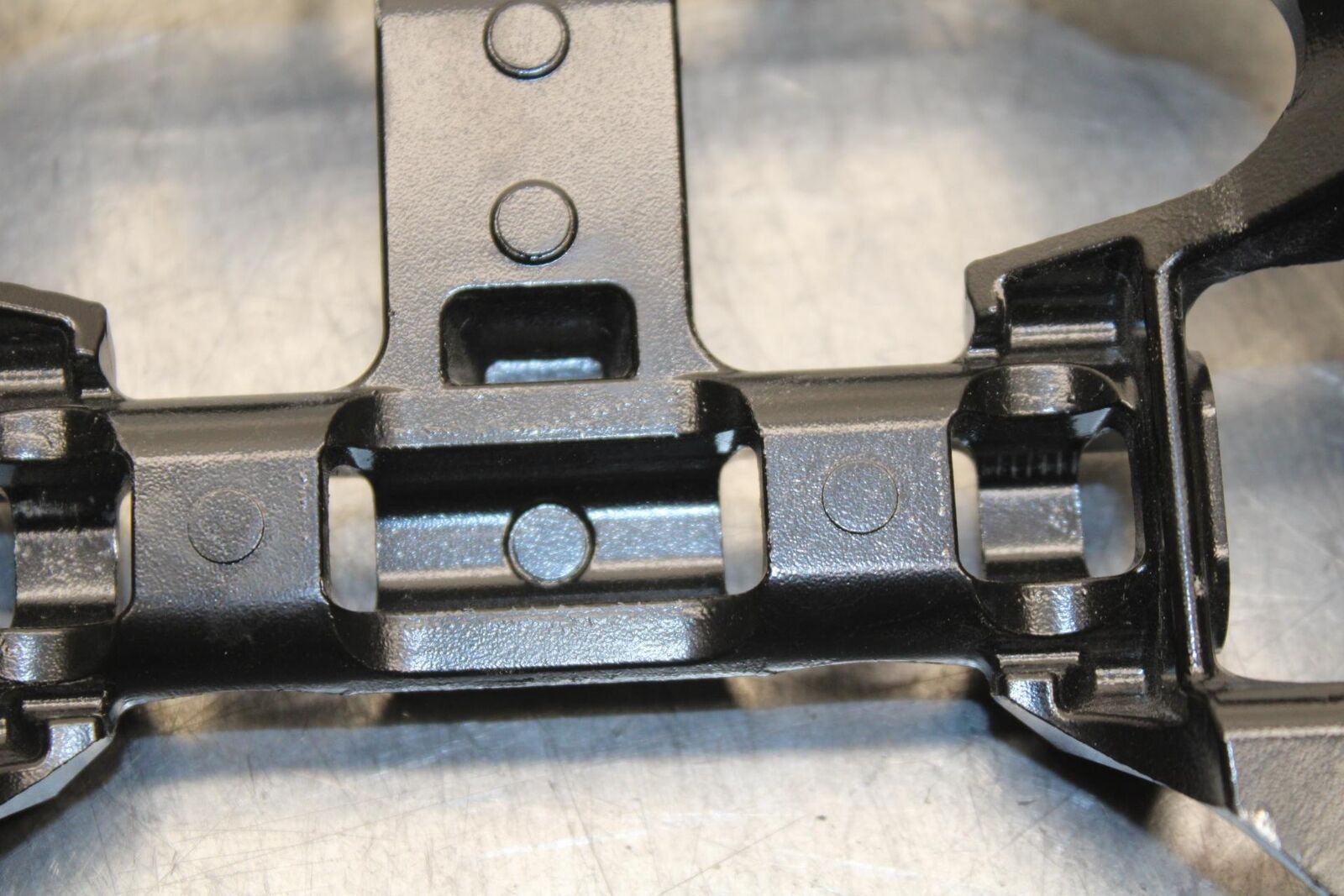 20-21 YAMAHA XSR900 GAS TANK FUEL CELL PETROL RESERVOIR BRACKET  BB599