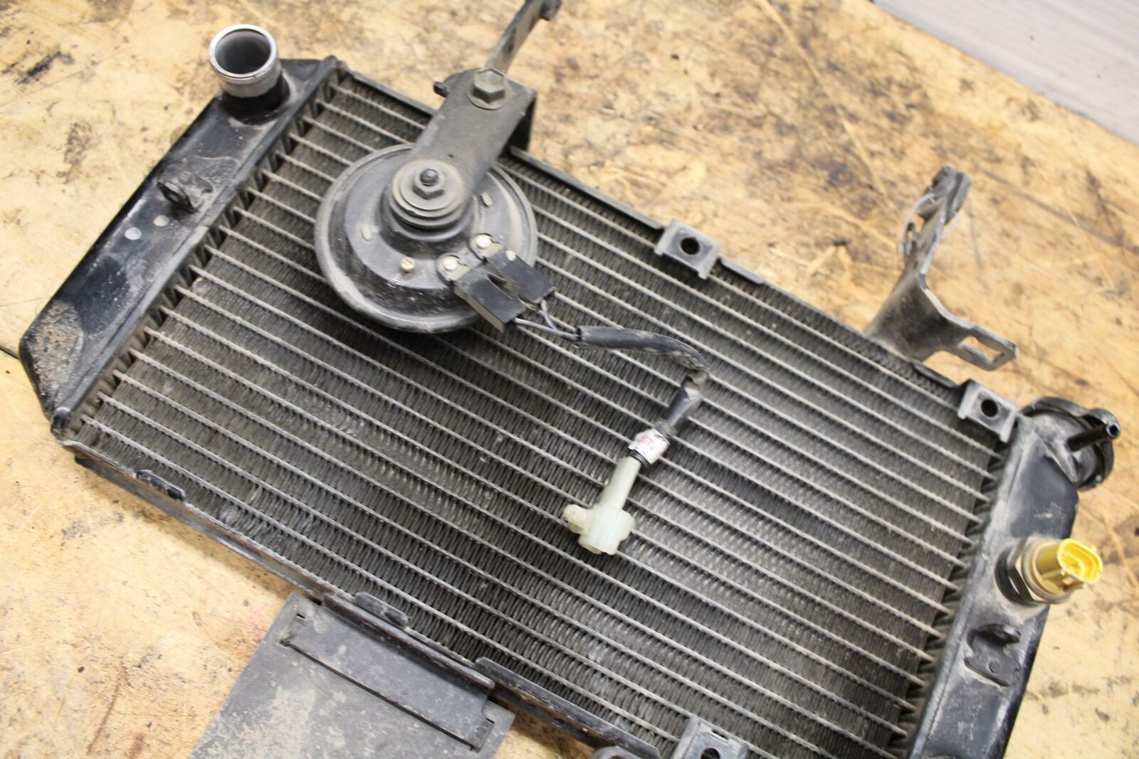 07-11 SUZUKI VSTROM 650 ENGINE RADIATOR MOTOR COOLER COOLING RADIATER BB340