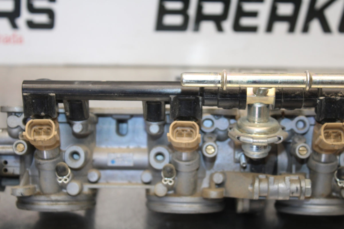 15-17 YAMAHA YZF R1 MAIN FUEL INJECTORS / THROTTLE BODIES BB190