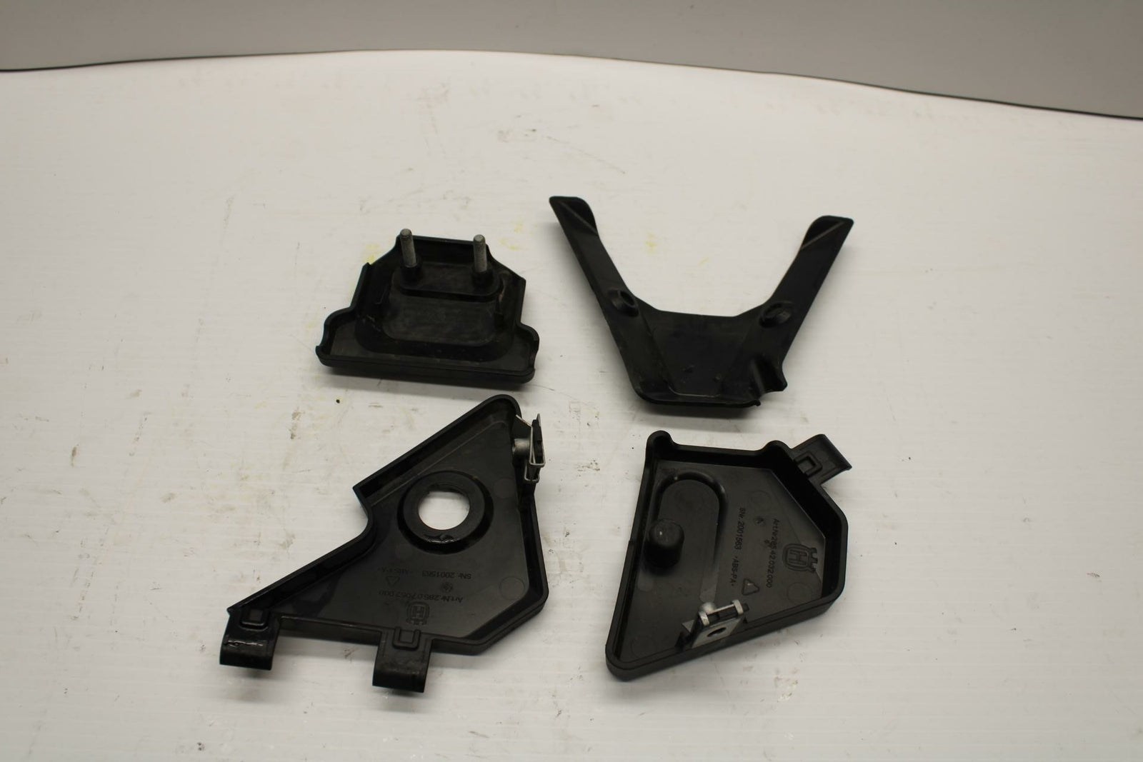 18-20 HUSQVARNA VITPILEN 401 PLASTIC TRIM  COWL SET BLACK BB248