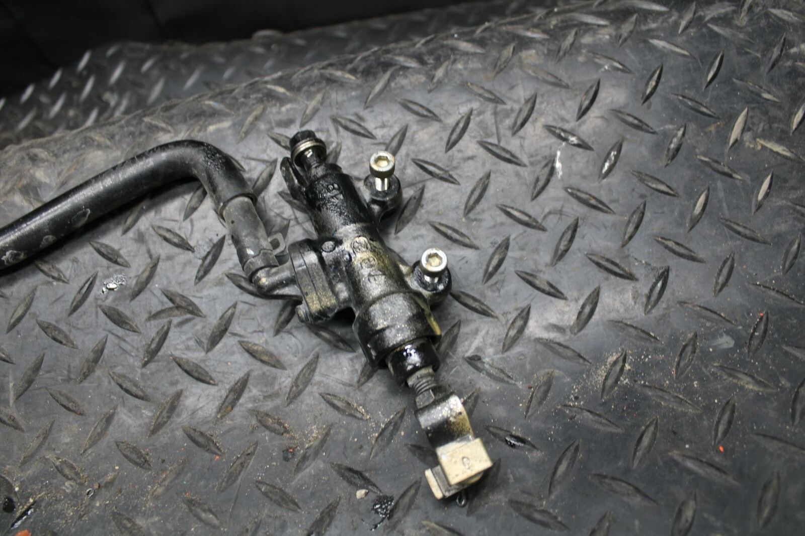 16-18 HONDA CBR500R REAR BACK BRAKE MASTER CYLINDER W RESERVOIR BB231