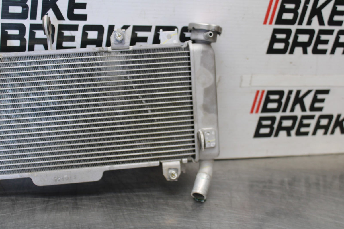 23 KAWASAKI NINJA 650 EX650 ENGINE RADIATOR MOTOR COOLER COOLING RADIATER BB920