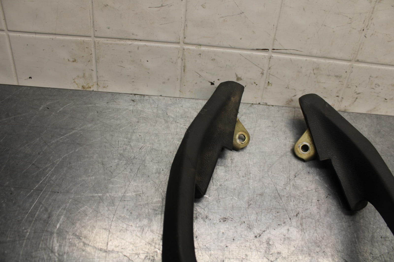 2001 Honda ST1100 PASSENGER REAR SEAT GRAB BAR HANDLE SET BB77