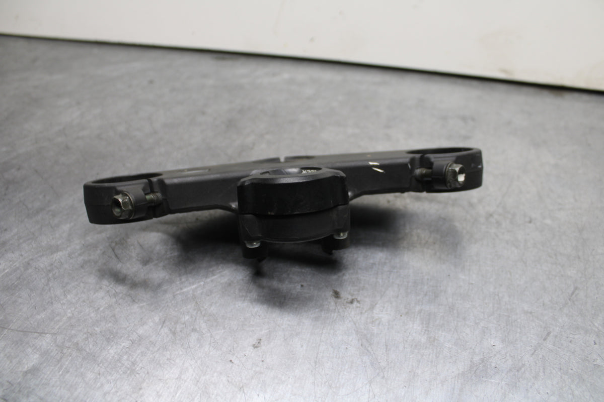 03-04 HONDA CBR600RR FORKS UPPER TRIPLE TREE CLAMP BB122