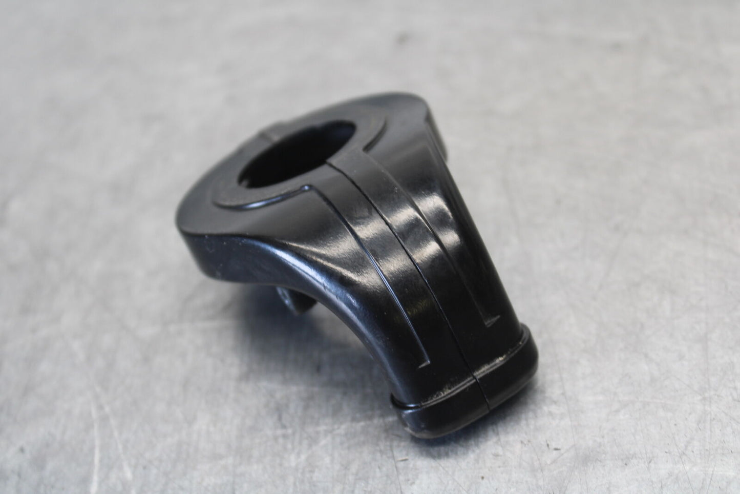 09-14 YAMAHA YZF R1 THROTTLE CABLE LINE HOUSING GUIDE BB696