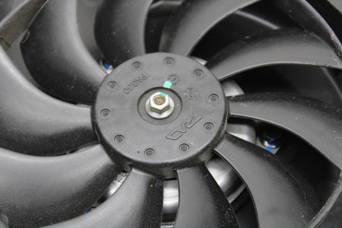 19-22 KAWASAKI Z400 ENGINE RADIATOR COOLING FAN BB586