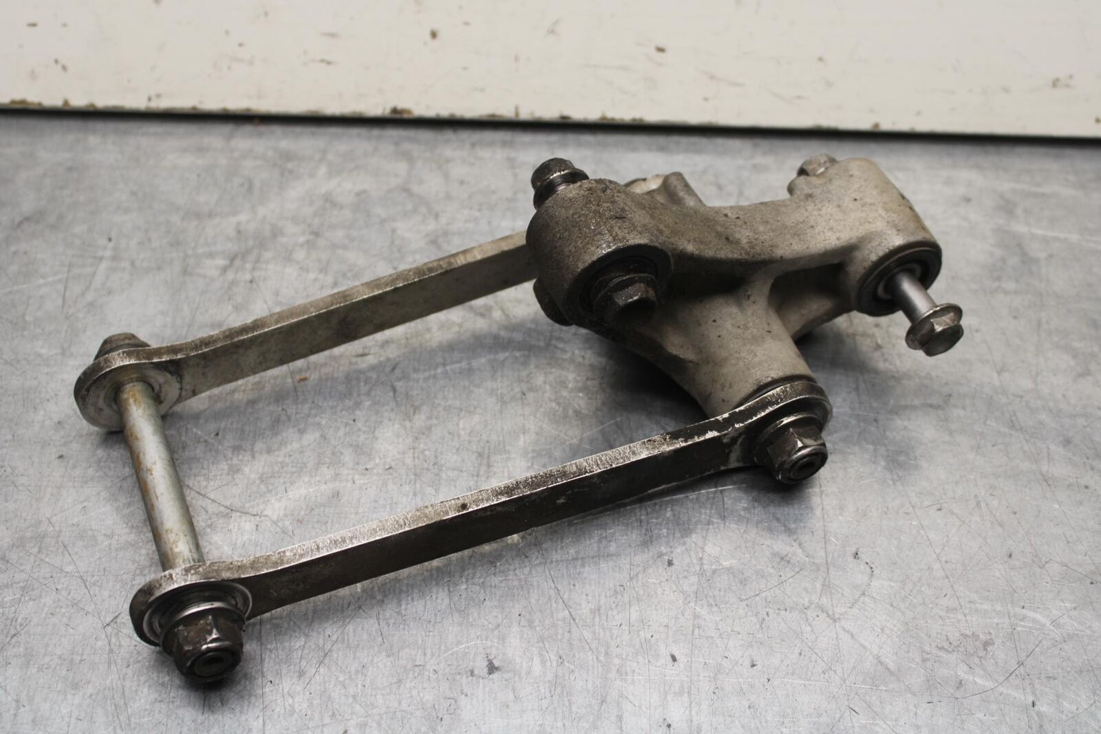 09-12 KAWASAKI NINJA ZX6R REAR DOGBONE SHOCK LINKAGE LINK BB617