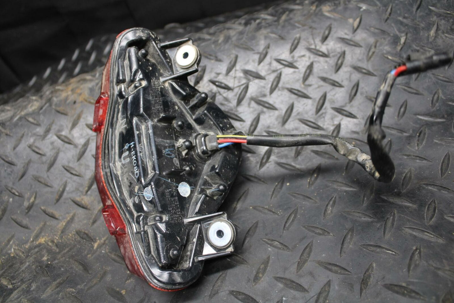 12-17 KAWASAKI NINJA 650 REAR TAIL TAILLIGHT BACK BRAKE LIGHT 23025-0307 BB211