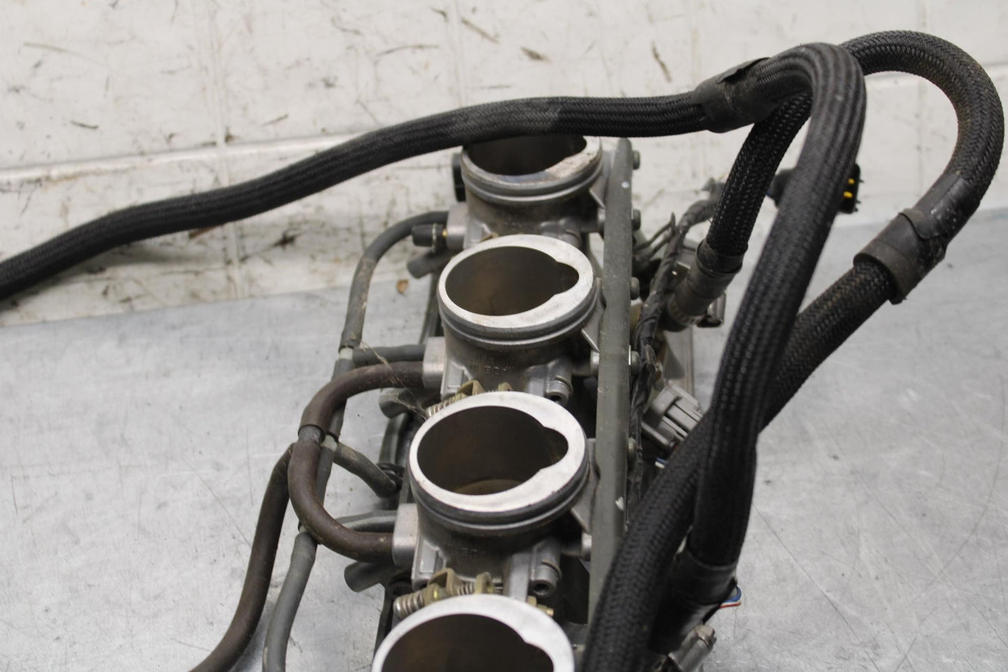 2000 Kawasaki Ninja ZX12R ZX1200A MAIN FUEL INJECTORS / THROTTLE BODIES BB565