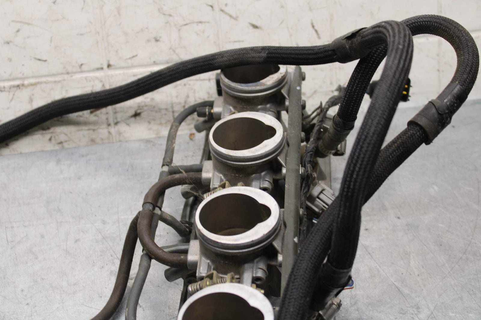 2000 Kawasaki Ninja ZX12R ZX1200A MAIN FUEL INJECTORS / THROTTLE BODIES BB565