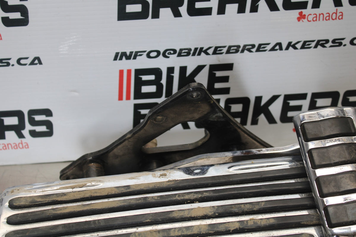03-08 KAWASAKI VULCAN 1600 RIGHT FRONT FOOT REST PEG STEP BB196
