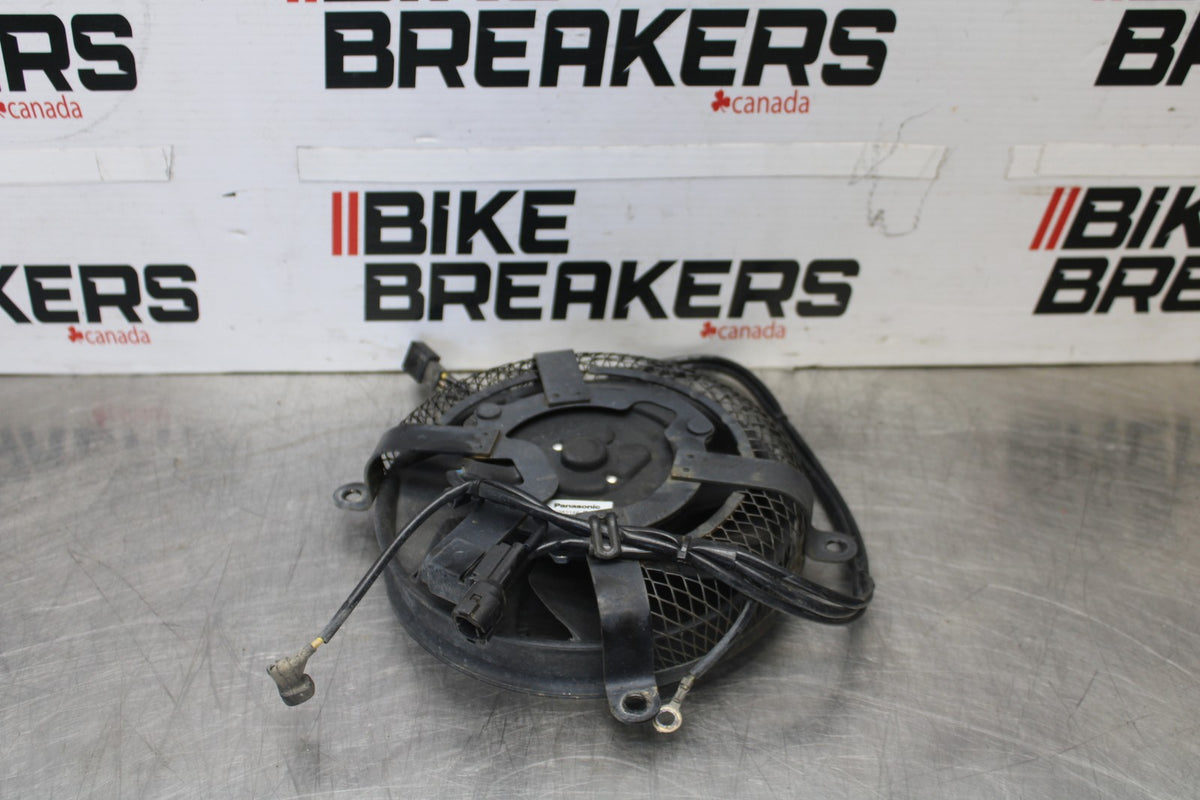 08 KAWASAKI VULCAN 1600 VN1600D NOMAD ENGINE RADIATOR COOLING FAN BB904
