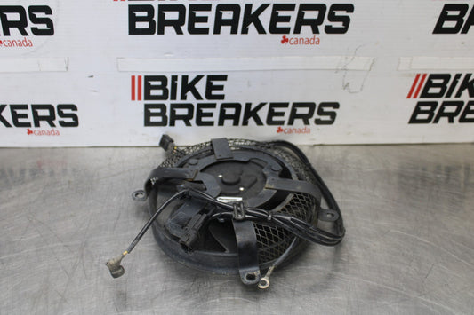 08 KAWASAKI VULCAN 1600 VN1600D NOMAD ENGINE RADIATOR COOLING FAN BB904
