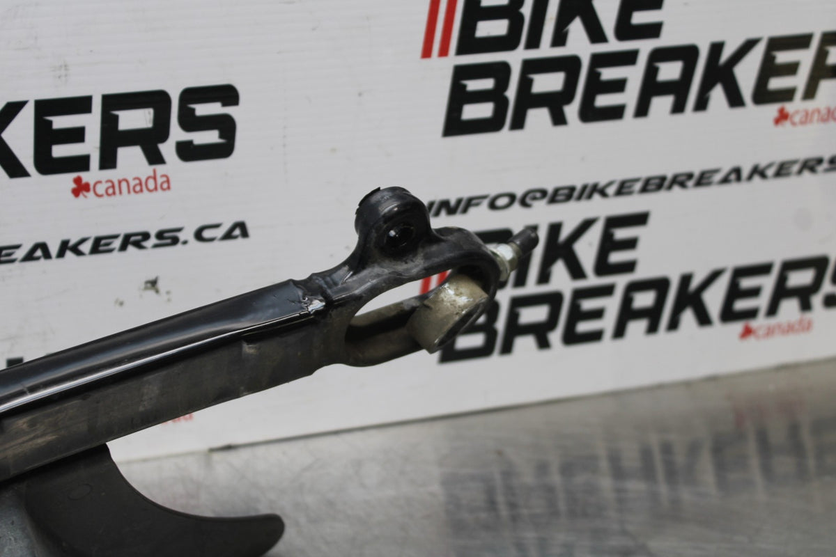 07 HARLEY-DAVIDSON SPORTSTER 1200 CUSTOM XL1200C SWINGARM SUSPENSION ARM BB833