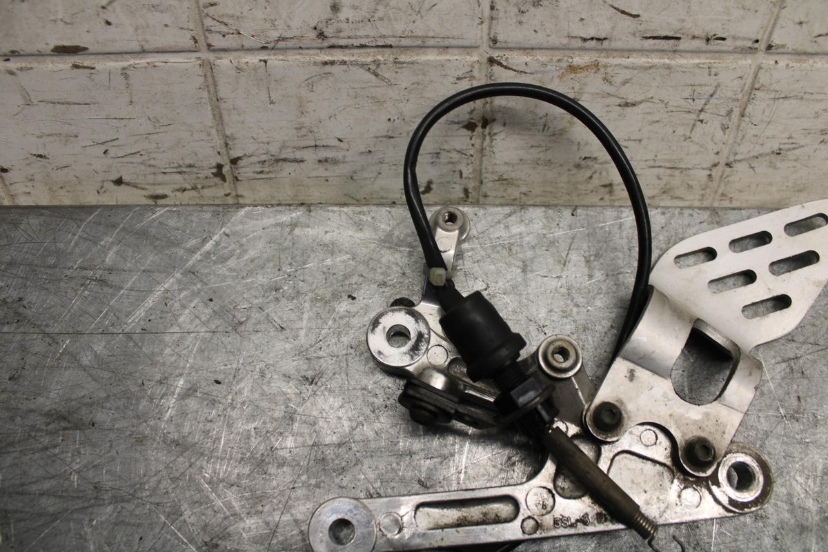 2003 Yamaha YZF R6 RIGHT REARSET REAR SET DRIVER FOOT PEG REST STOP BB539