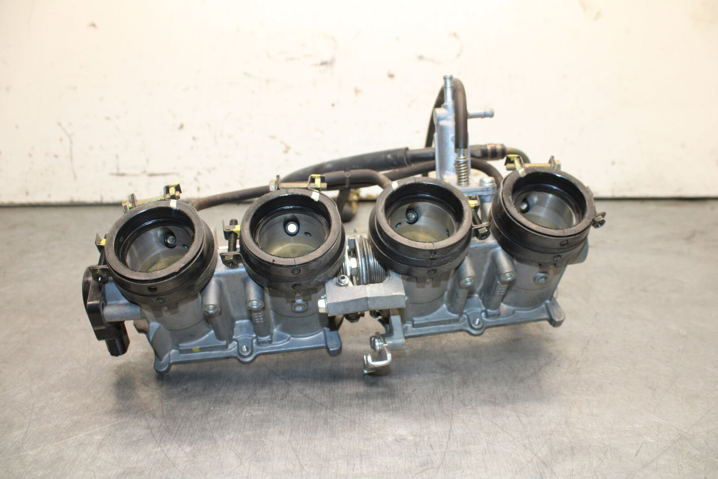 05-06 HONDA CBR600RR MAIN FUEL INJECTORS / THROTTLE BODIES BB727