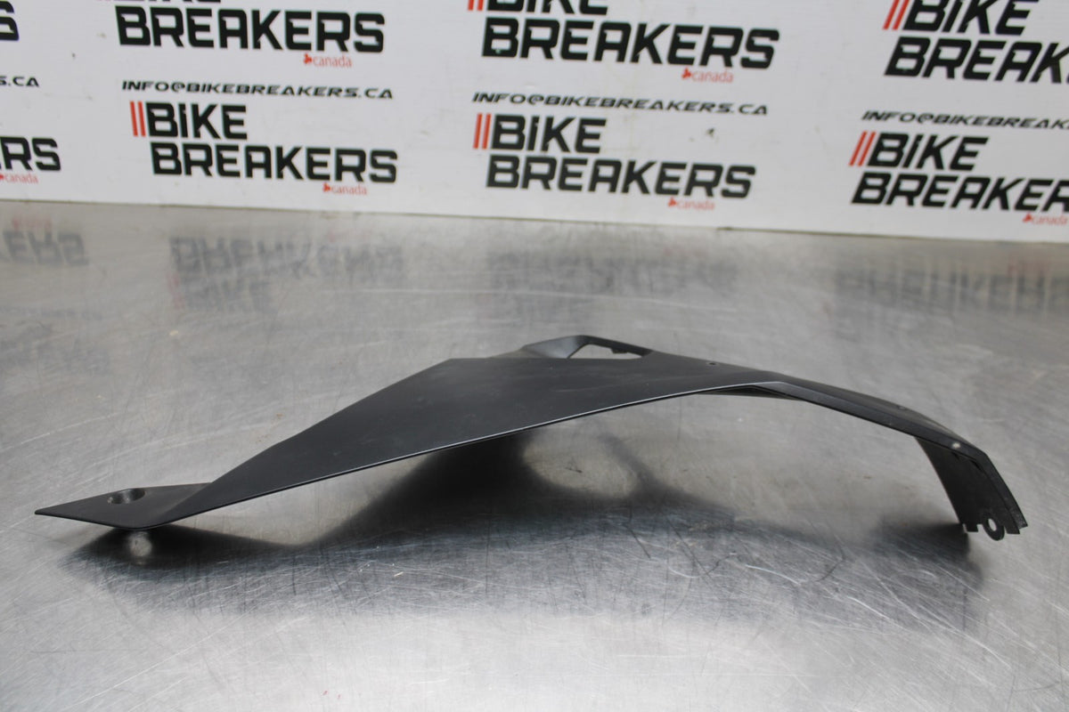 24 KAWASAKI NINJA 500 ABS RIGHT LOWER BOTTOM BELLY SIDE FAIRING COWL  BB730
