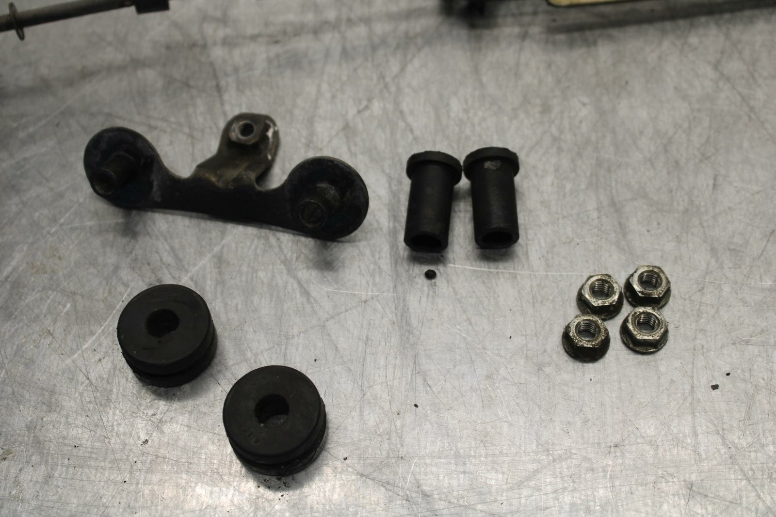 87-96 HONDA CBR1000F GAS TANK FUEL CELL HARDWARE BRACKET MOUNTS BUSHINGS BB420