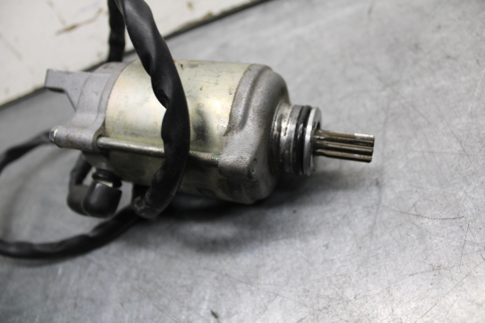 05-06 SUZUKI GSXR1000 ENGINE STARTING STARTER MOTOR -DC 12V 31100-40F00 BB677