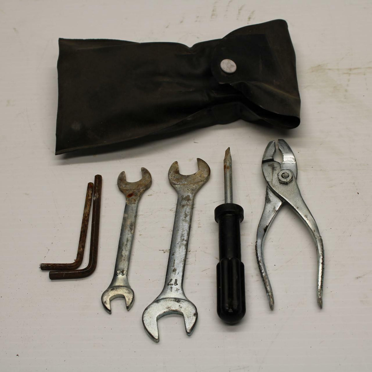 11-19 SUZUKI GSXR600 STOCK TOOLS OEM TOOL BAG KIT SET BB 241