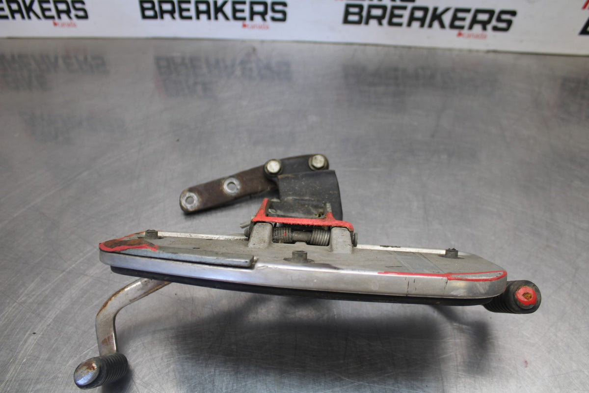 08 YAMAHA V STAR 1100 XVS1100AW CLASSIC LEFT FRONT FOOT REST PEG STEP BB916