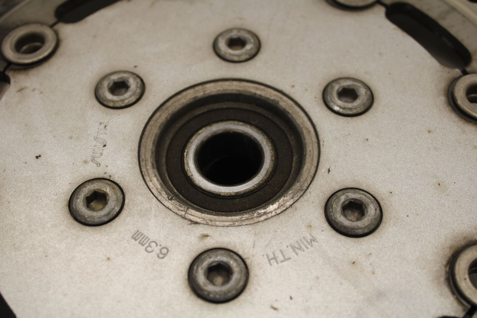 05-09 SUZUKI BOULEVARD C90 REAR WHEEL BACK RIM BB692