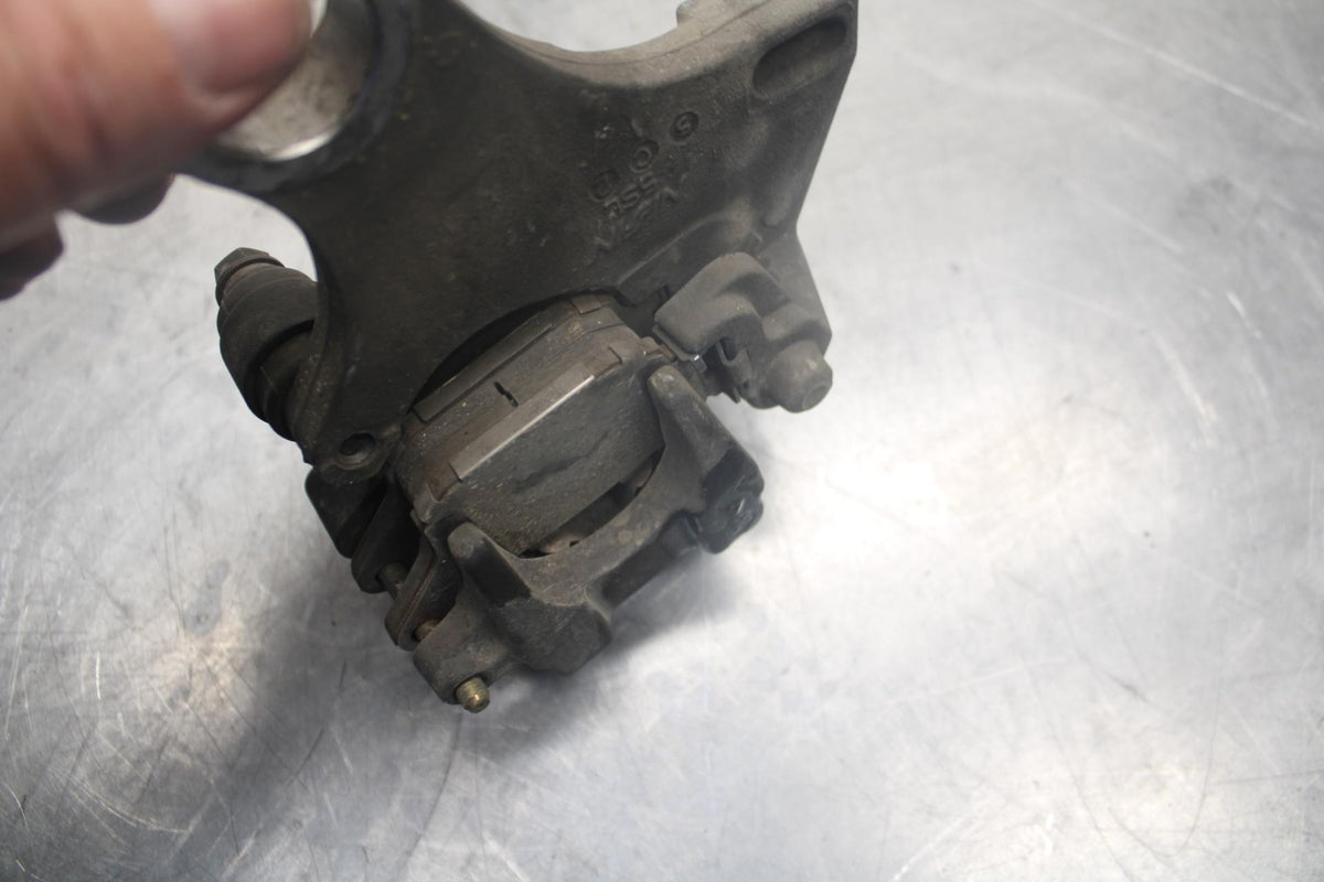 05 YAMAHA YZF R6S REAR BACK BRAKE CALIPER W MOUNT BRACKET BB462