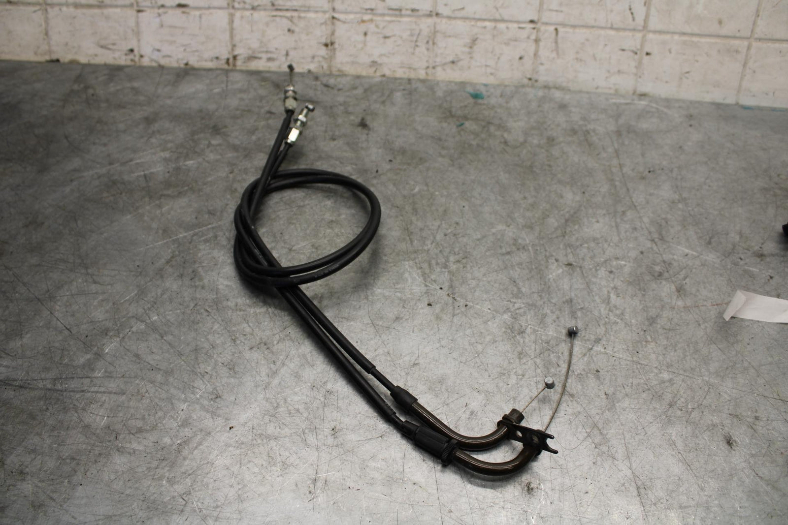 06-07 SUZUKI GSXR750 THROTTLE CABLES LINES 58300-01H00 58300-02H10 BB543