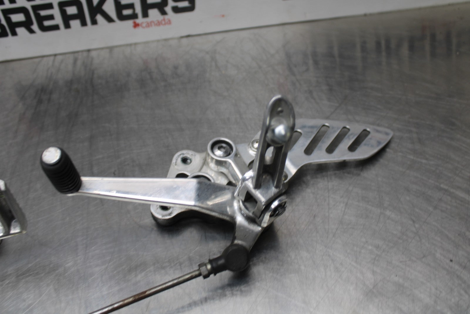 07 SUZUKI GSXR1000 POLISHED  REARSET REAR SET DRIVER PEG BRACKETS BB770