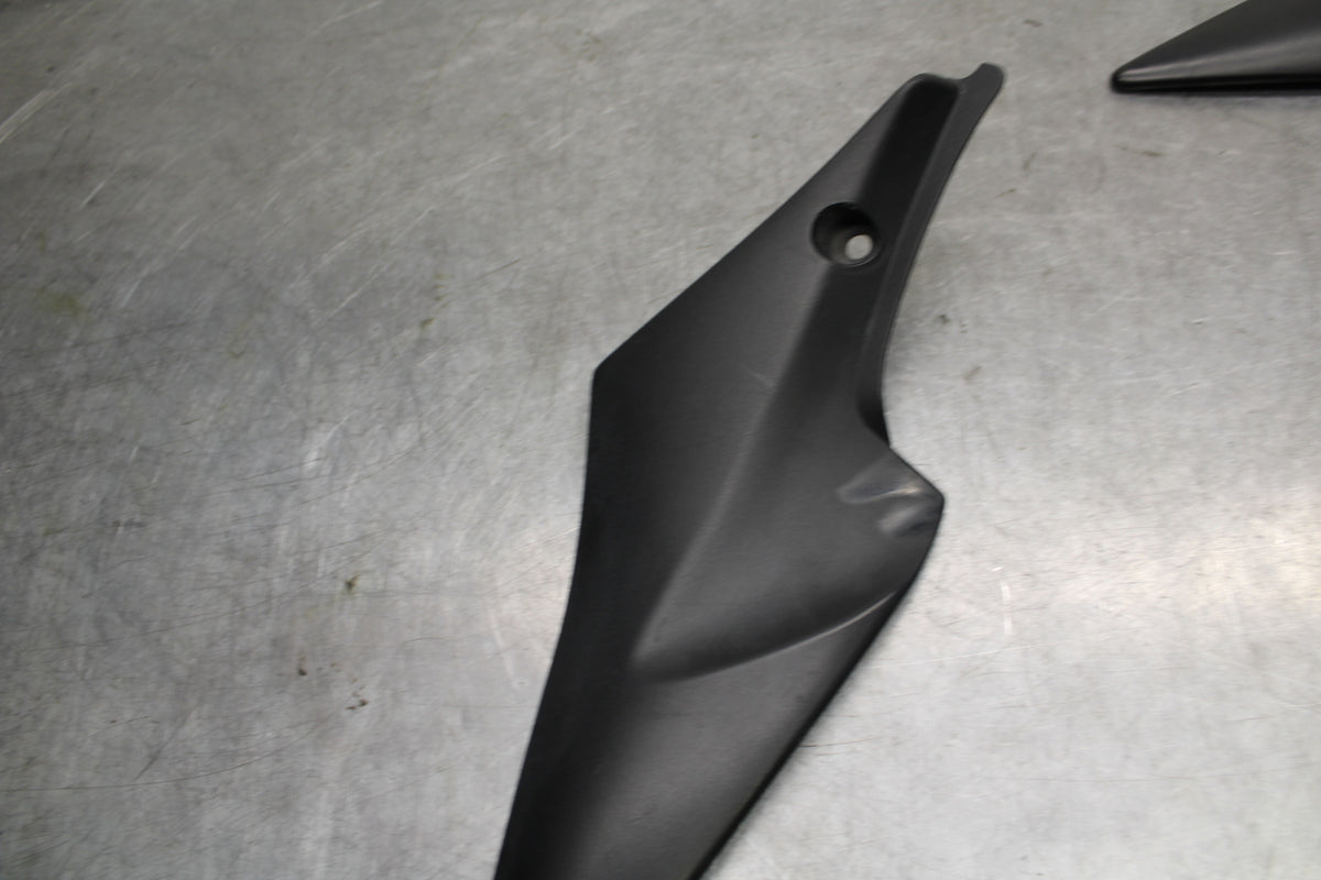 06-07 SUZUKI GSXR750 RIGHT LEFT FRONT SIDE SEAT PANELS COWLS FAIRINGS  BB670