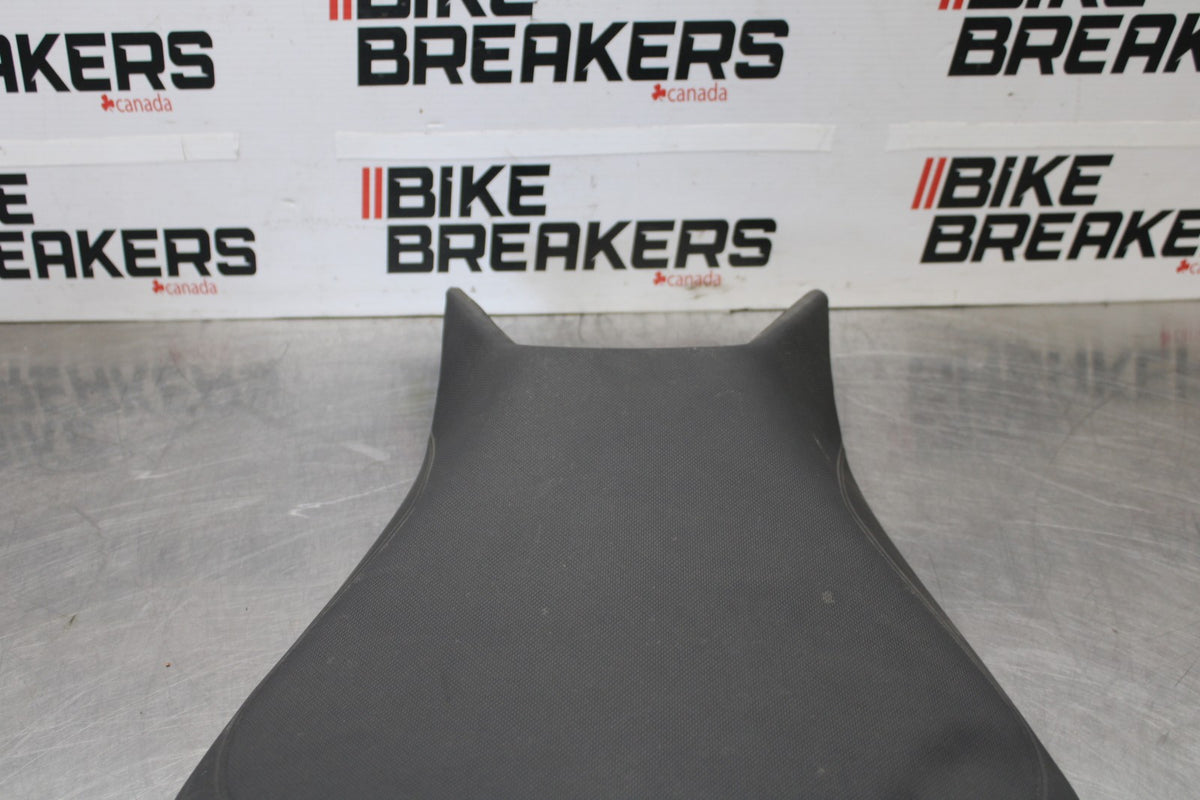 24 APRILIA TUONO V4 1100 FACTORY ABS FRONT DRIVERS SEAT PAD SADDLE PILLION BB887