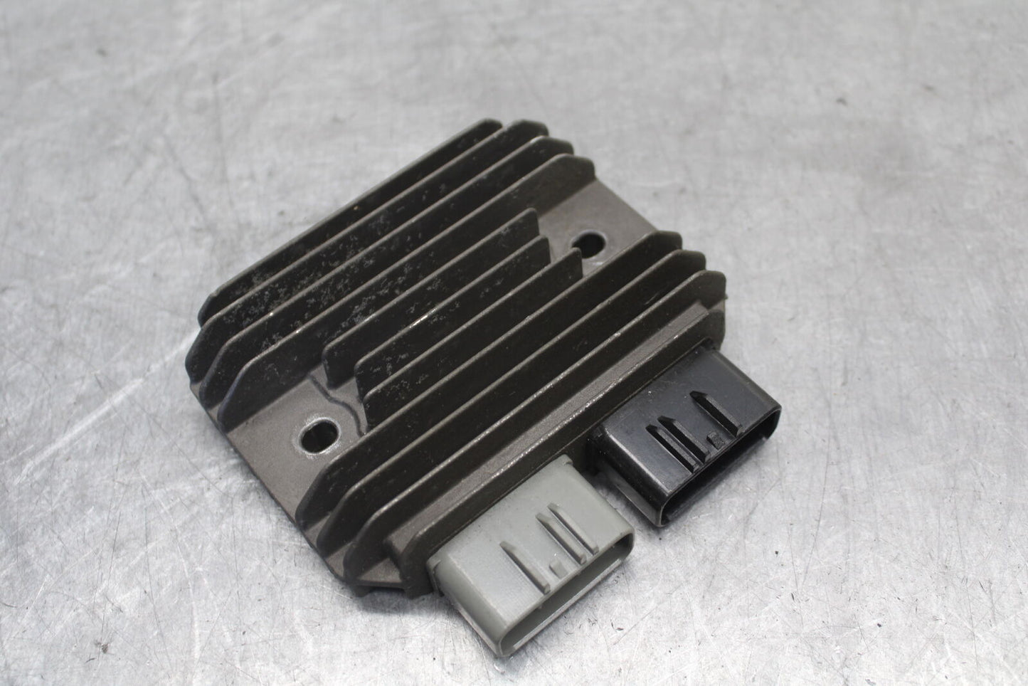 09-12 KAWASAKI NINJA ZX6R RECTIFIER VOLTAGE REGULATOR 21066-0028 BB698